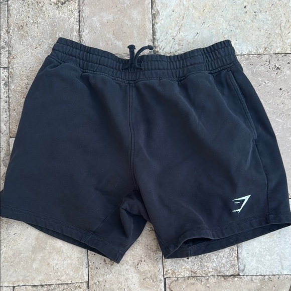๐ Gymshark Women's Trainning Fleece Shorts Black Medium ๐ - Picture 1 of 3